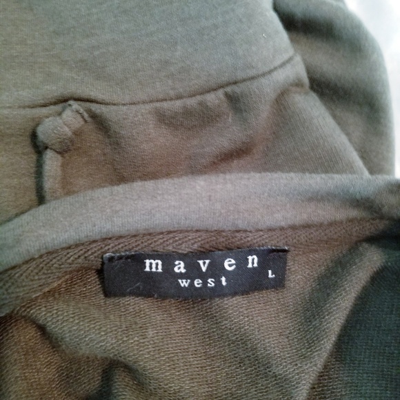 Top - Picture 2 of 2